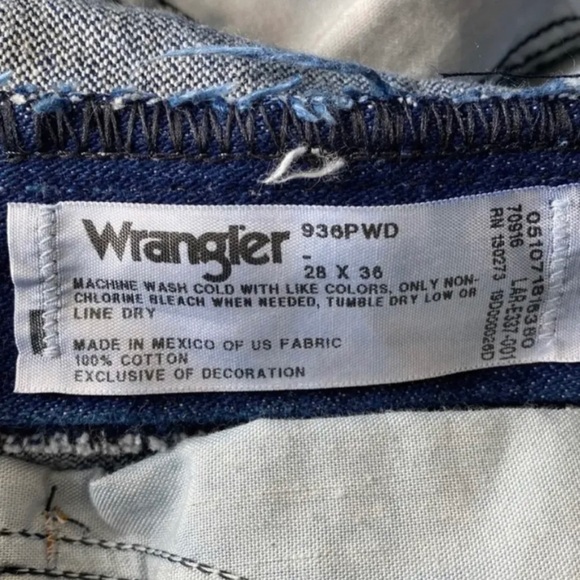 Wrangler Women’s Jeans 28X36 (Fits 25” Waist) - Picture 4 of 6